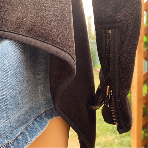 Lululemon Presence of Mind Wrap - Picture 7 of 13